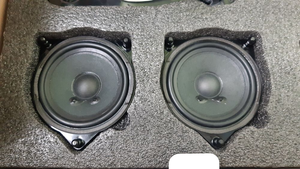 Boxe auto Noi originale MERCEDES 4 bucăți față și spate plus Twittere