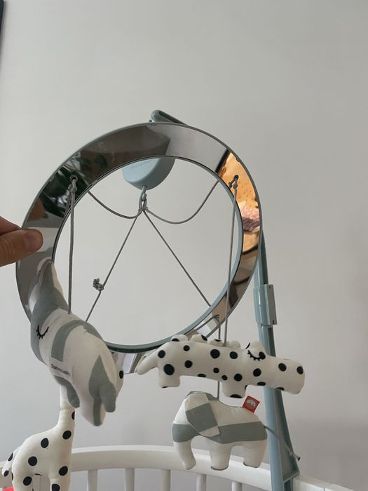 Dinebydeer Музикална икграчка с огледало