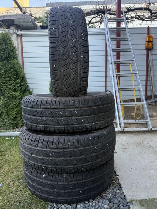 Hankook 235 65 16C 115/113R de Iarna Dot 2121 M+S Ca NOI