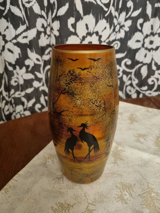 Vand vaza 22cm neutilizata, pictata manual la Suceava, model japonez