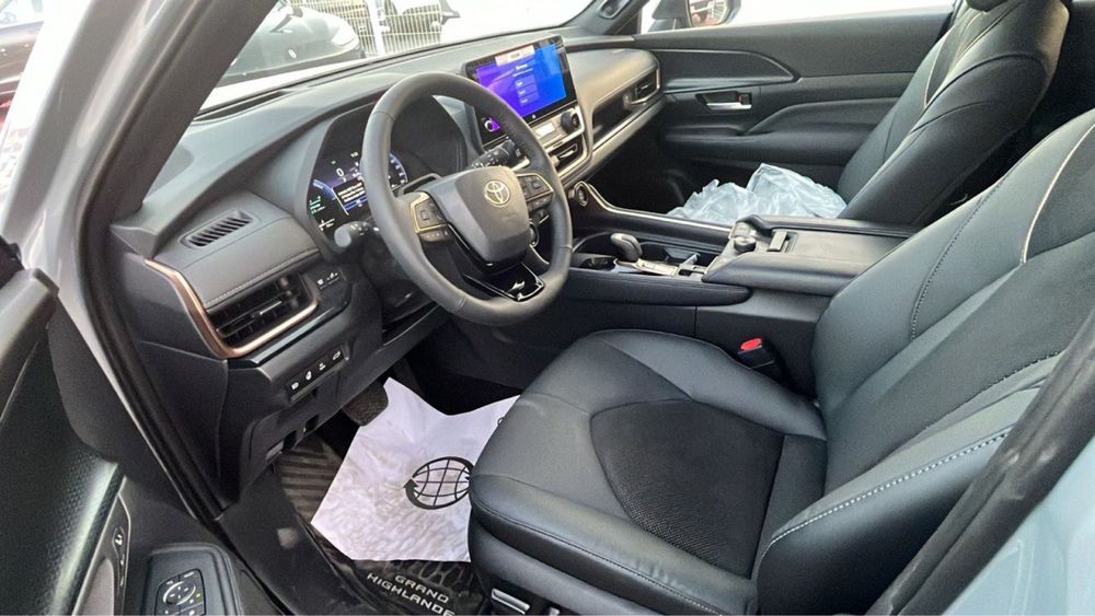 Toyota Grand Highlander hybrid maxx Platinium