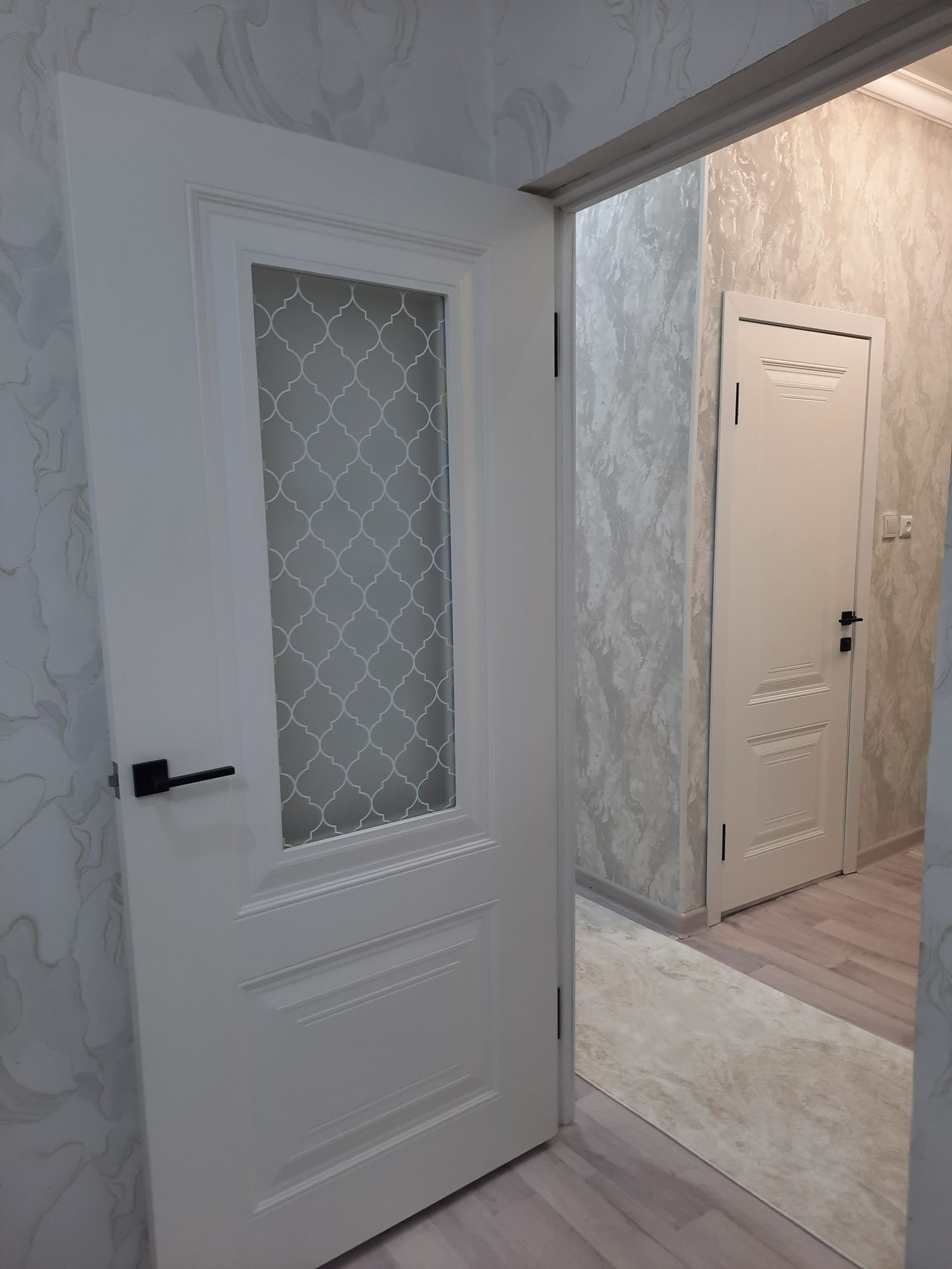 Продаётся 2 ком.кв. в центре возле рынка
