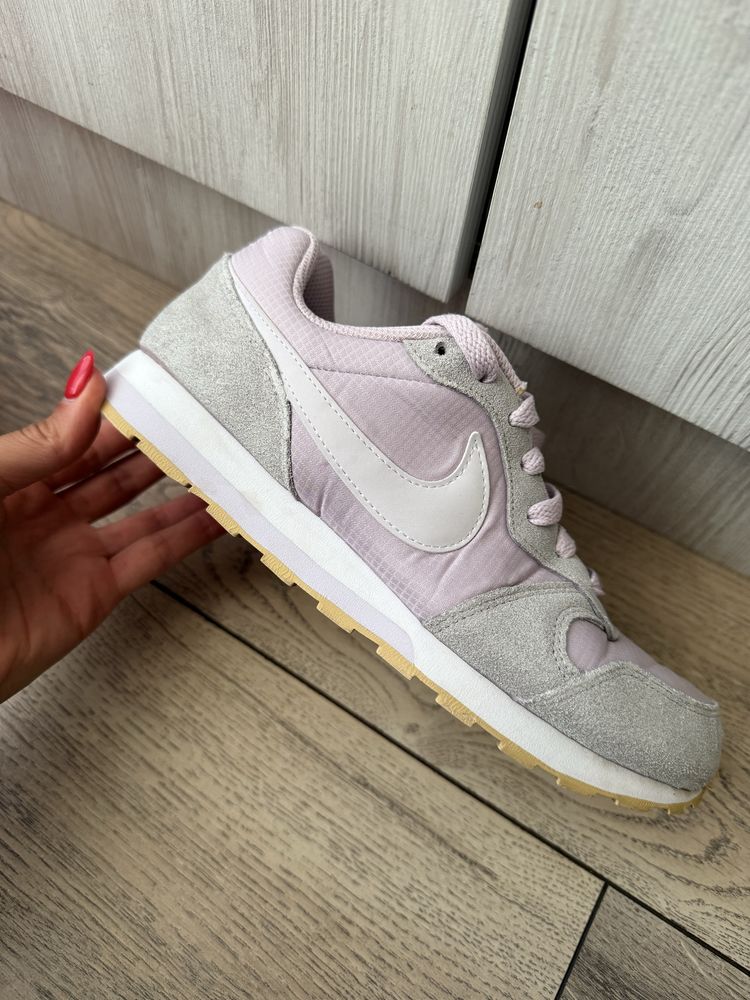 Маратонки NIKE 37,5
