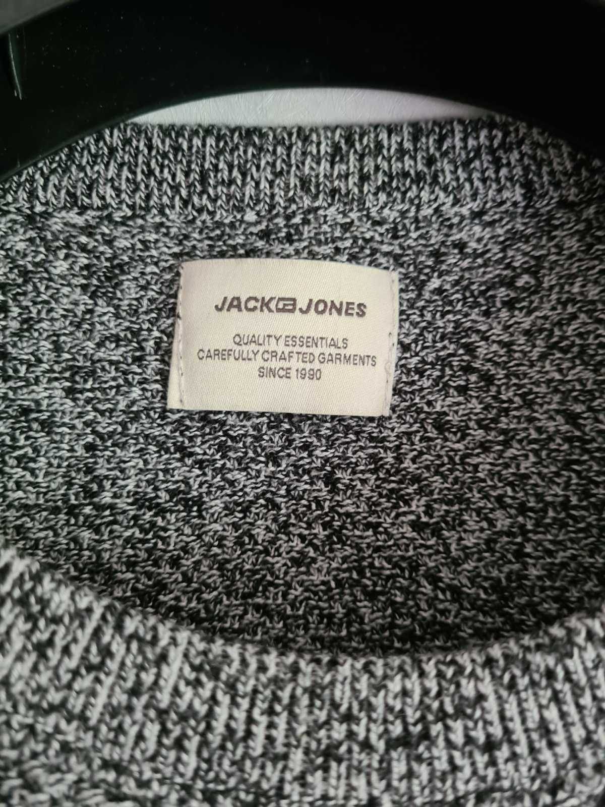 Елегантен Jack & Jones пуловер