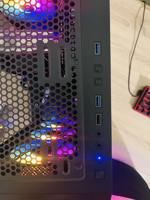 Компютър с монитор