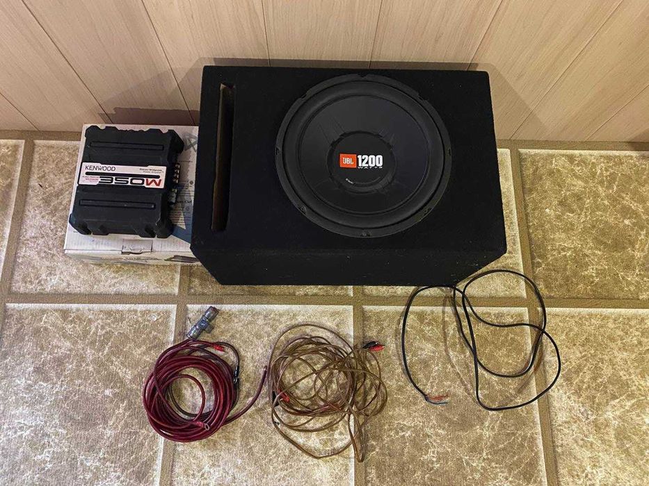 Kenwood 350w усилитель.  JBL 1200w Сабвуфер. Кабель (blaupunkt)