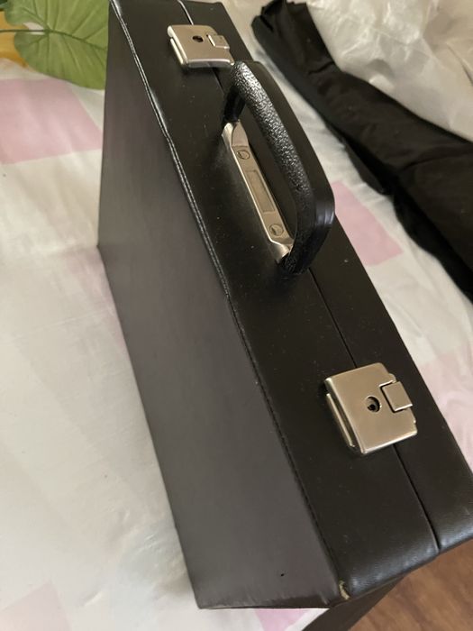 Дипломат деловой