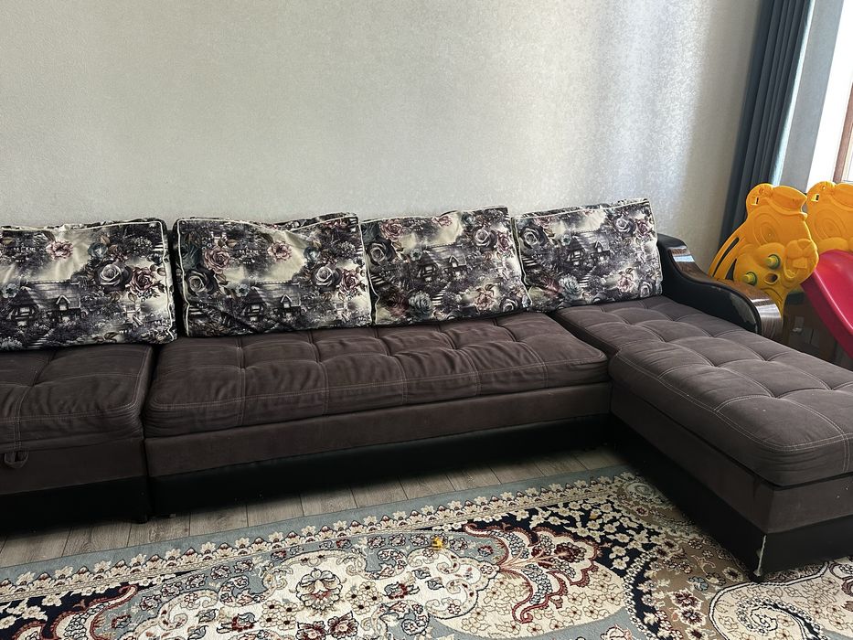 Продам Угловой диван б/у