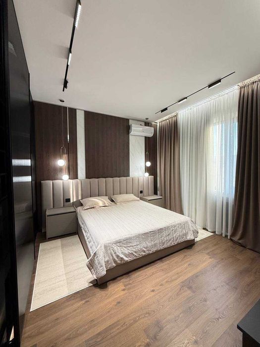 Продаётся 3-х комнатная квартира Банковский Дом ул.Садыка Азимова