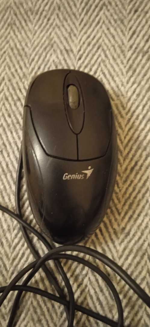 Продам мышку Genius GM-03022P