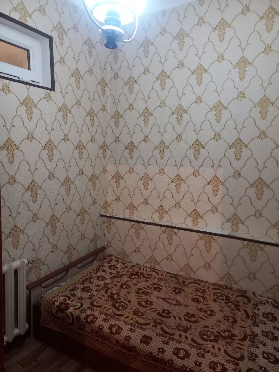 Продается квартира 1 в 2 комнатную на Чиланзаре 17 кв.      1/4/4