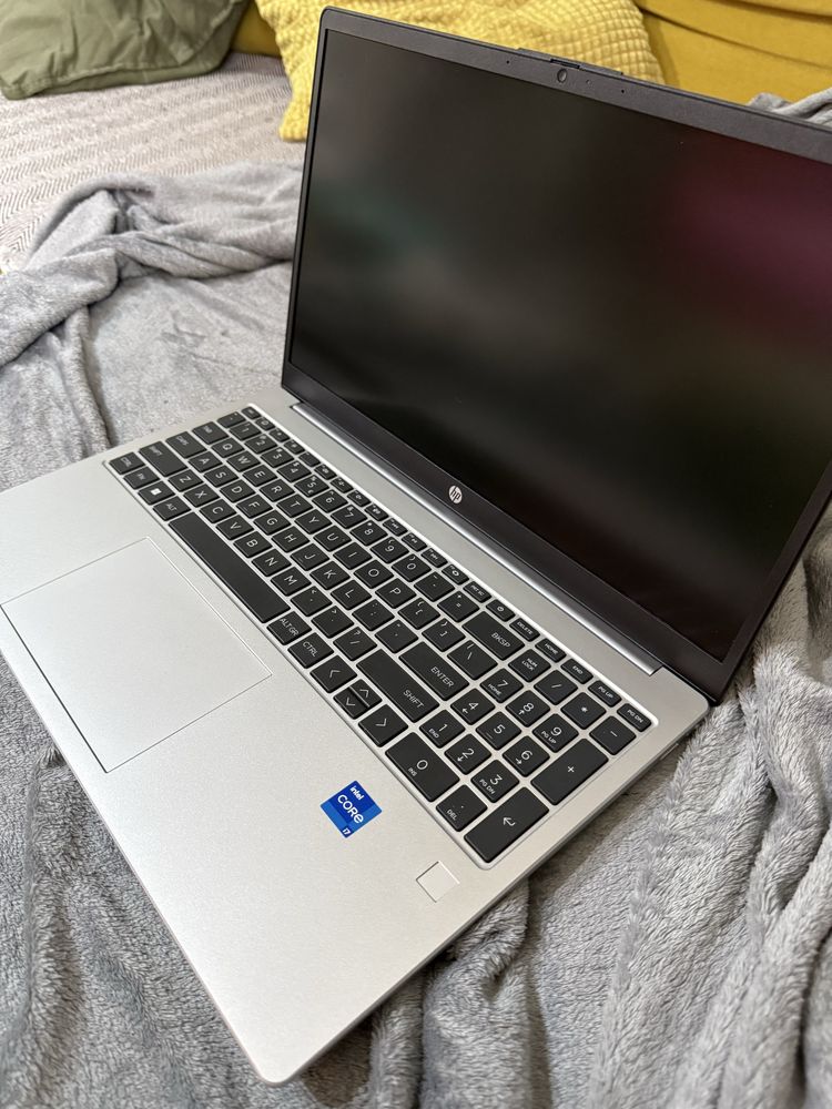 Laptop HP 250 G10 procesor i7 16GB DDR4 RAM