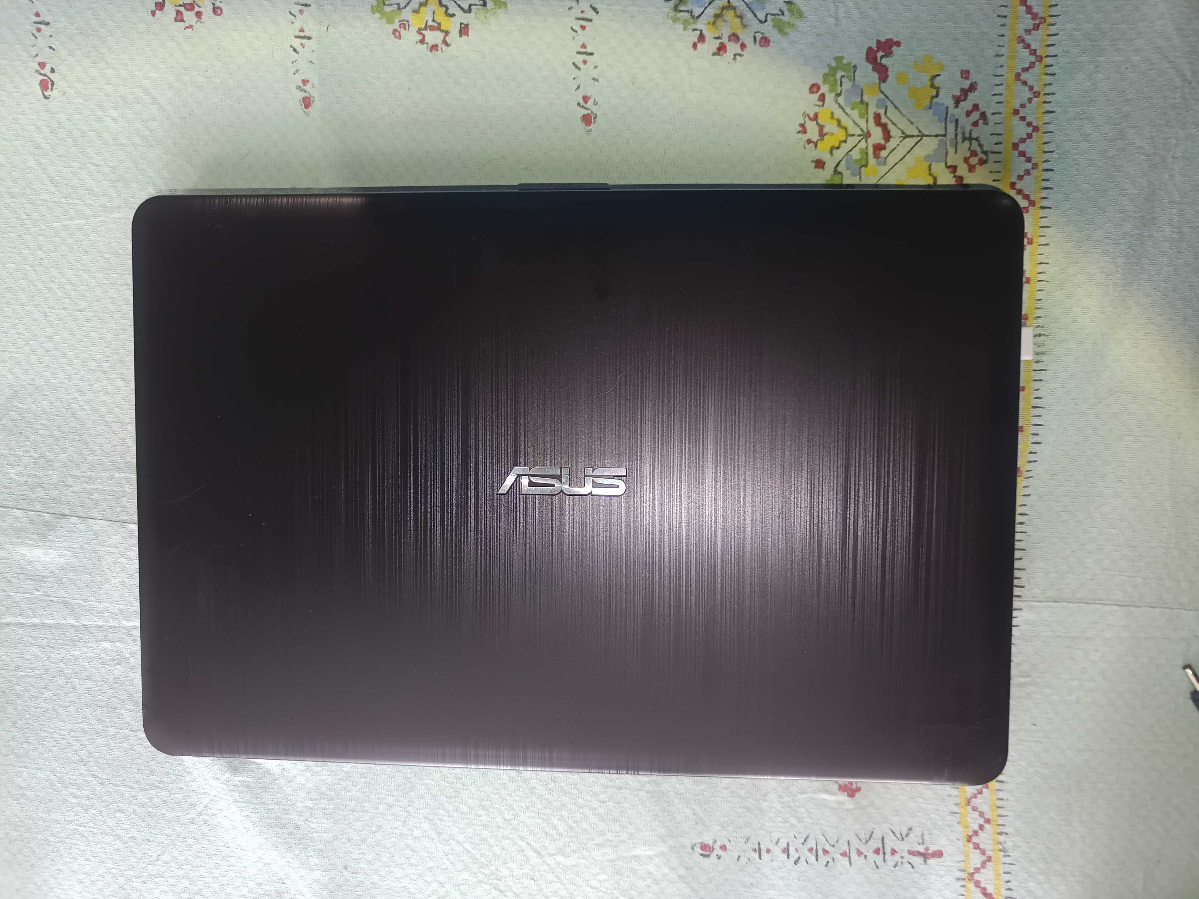 Лаптоп asus x540ub