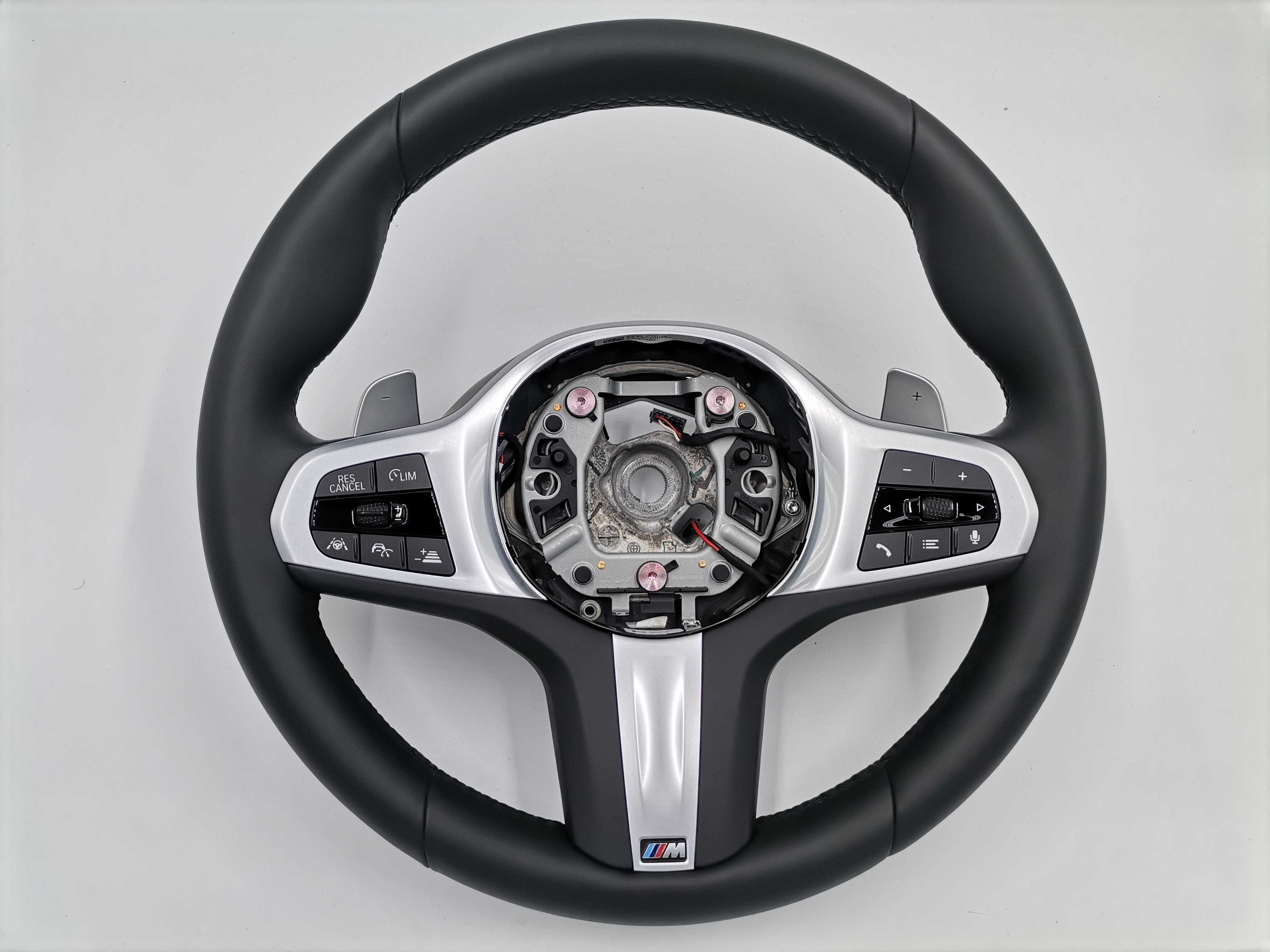 M Sport Черен Спортен Волан BMW 5 G30 G31 G38 6 G32 X3 G01 X4 G02