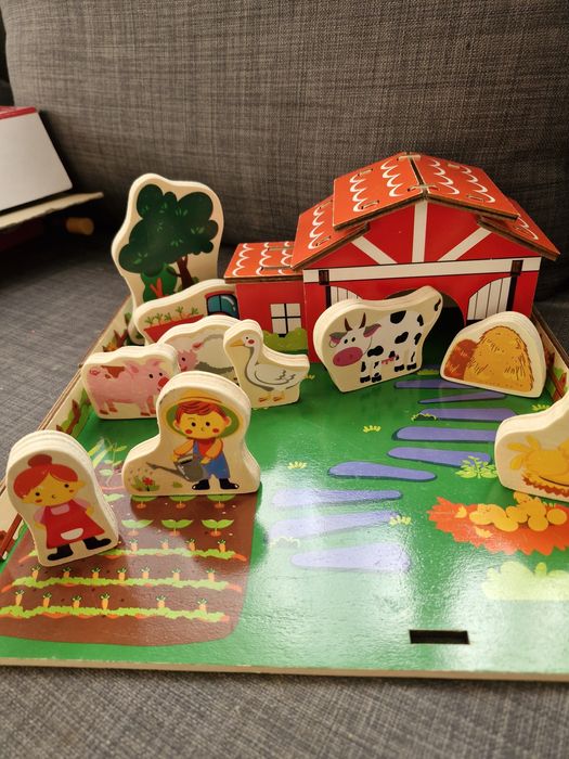 Страхотна дървена ферма