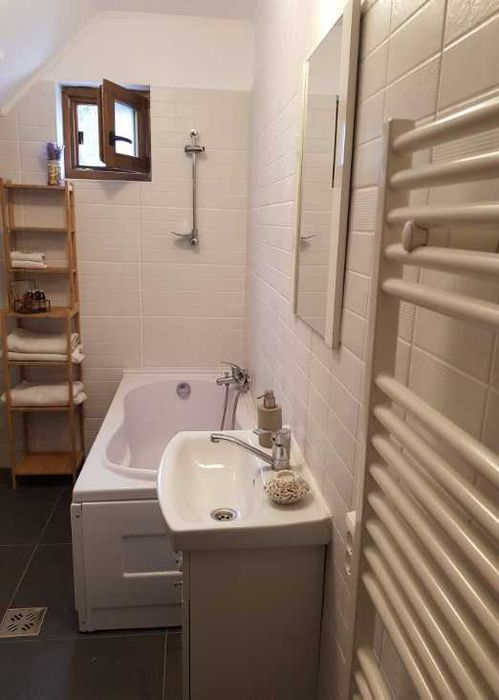 Дава се под наем Двустаен апартамент в Пловдив, Южен - 60 кв.м за 255 € - Снимка #2