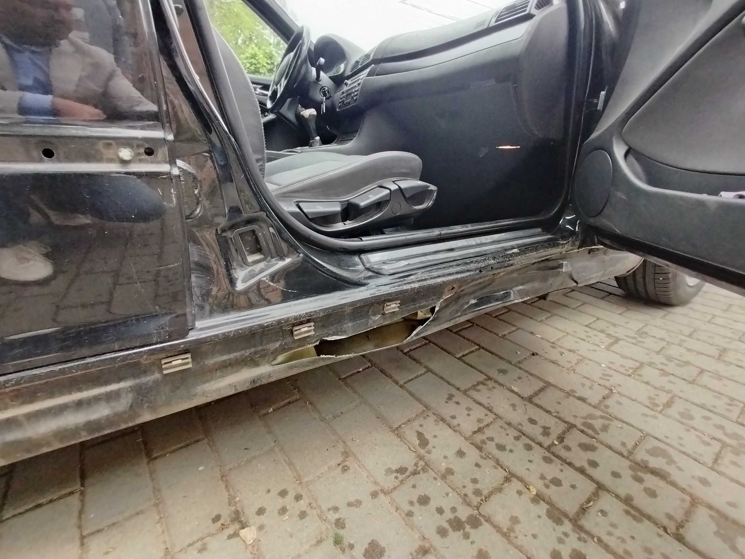 BMW 320D, 2005, 2.0d, 110 CP, usor avariat dreapta lateral