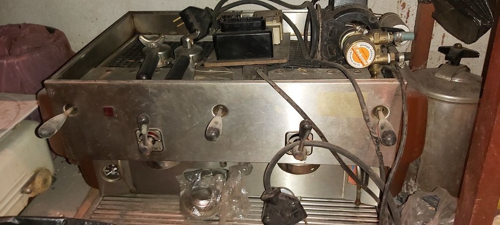 Кафемашина San marco модел 89 година и кафемелачка