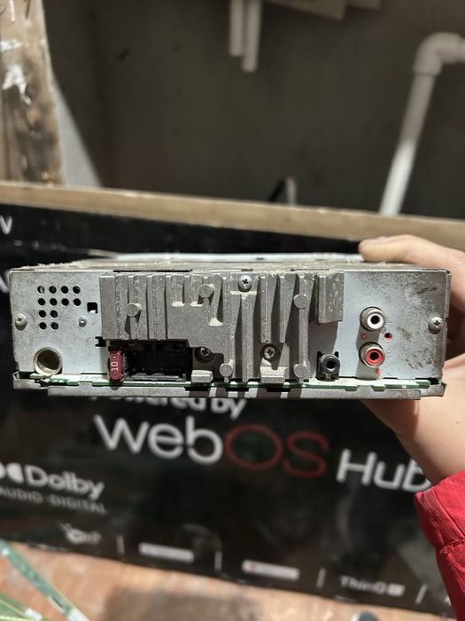 Магнитофон сатылады.