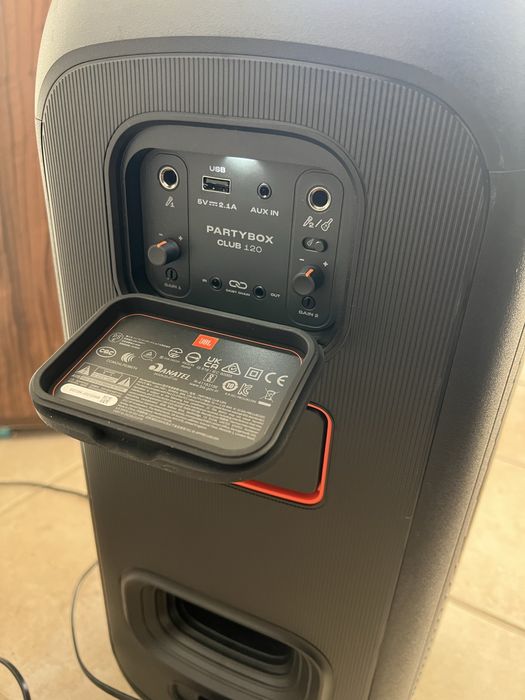 Продавам JBL Partybox 120 , 160w IPX4, Auracast, AI Sound Boost,