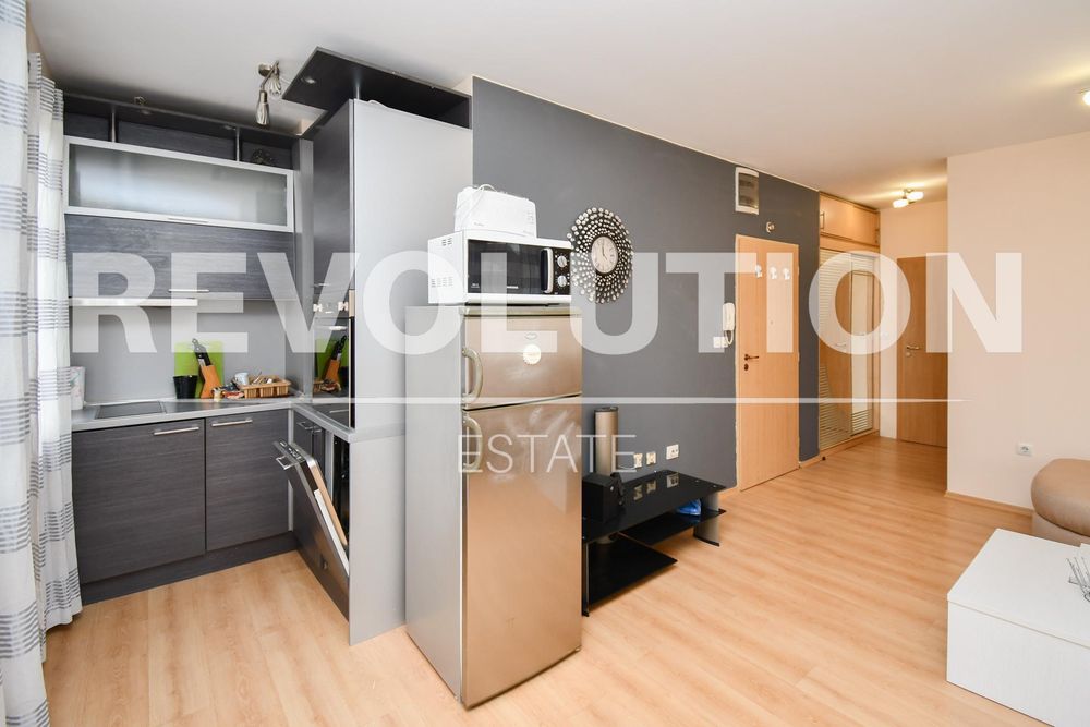 Дава се под наем Двустаен апартамент в София, Зона Б-5 - 55 кв.м за 562 € - Снимка #2