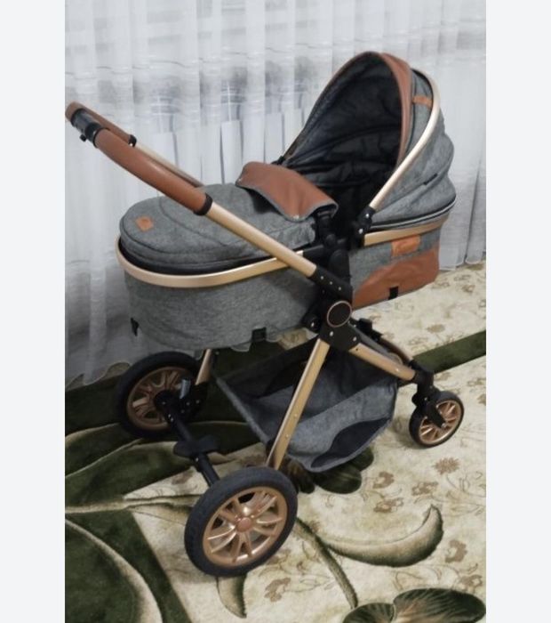 Коляска көк түсті жақсы жағдайда