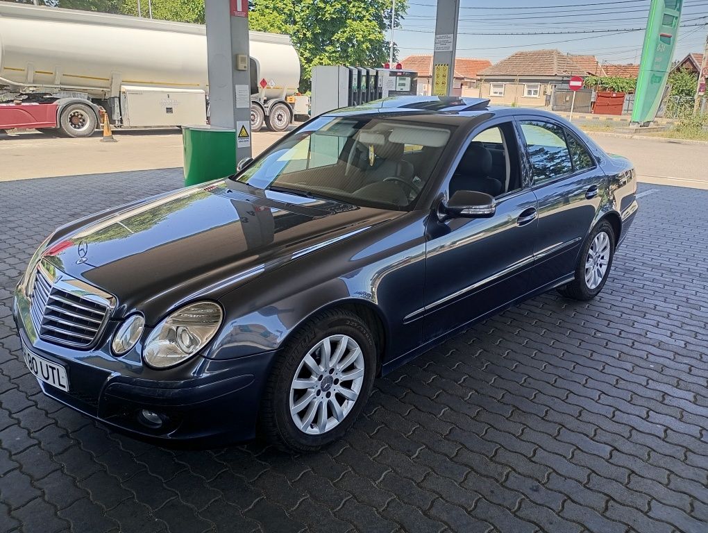 Mercedes Benz E200 W211