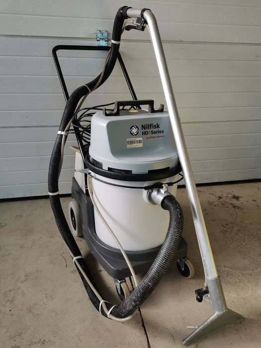 Nilfisk Aspirator pentru curatat covoare mochete cu injectie extractie