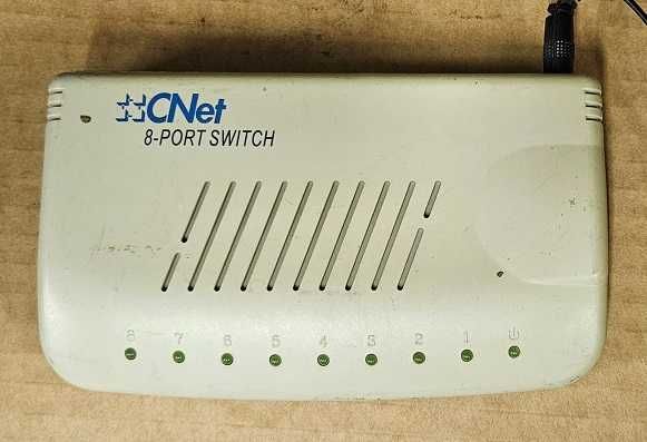 Суич / Switch 8 порта интернет разклонител Lan