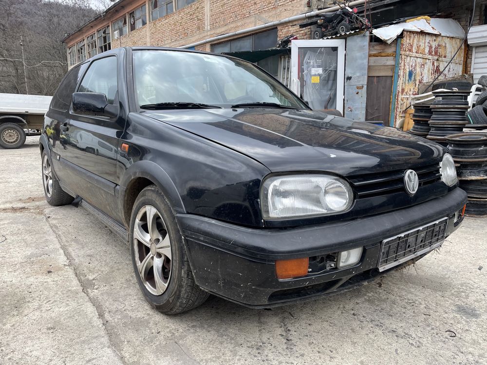 Vw Golf 3 2.0 115кс 1997 на части