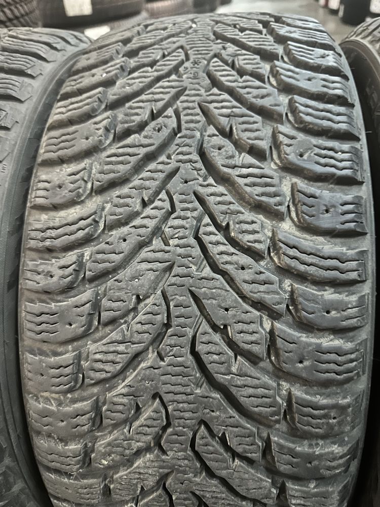 Anvelope 235/45 R18 NOKIAN de iarna