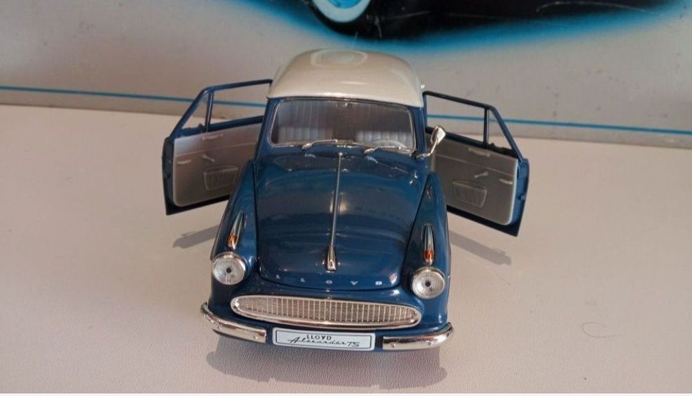 Macheta auto Lloyd Alexander TS 1:18, scara 1/18
