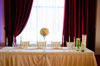 Aranjament masa prezidiu de inchiriat pentru nunti, botezuri
