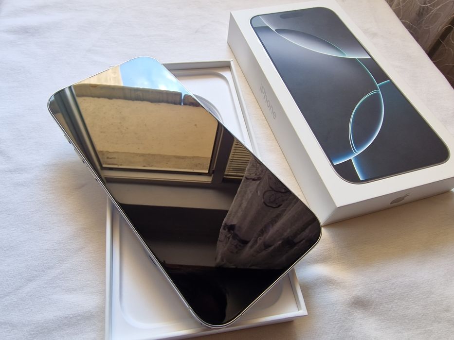 De vanzare IPHONE 16 PRO MAX 1TB , titanium Alb impecabil full Box