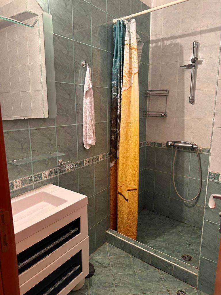 Дава се под наем Тристаен апартамент в к.к. Златни пясъци - 120 кв.м за 750 € - Снимка #14