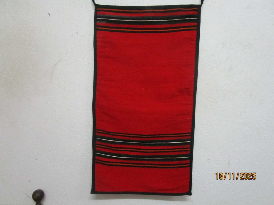 Автентична вълнена червена престилка за кюстендилска празнична носия