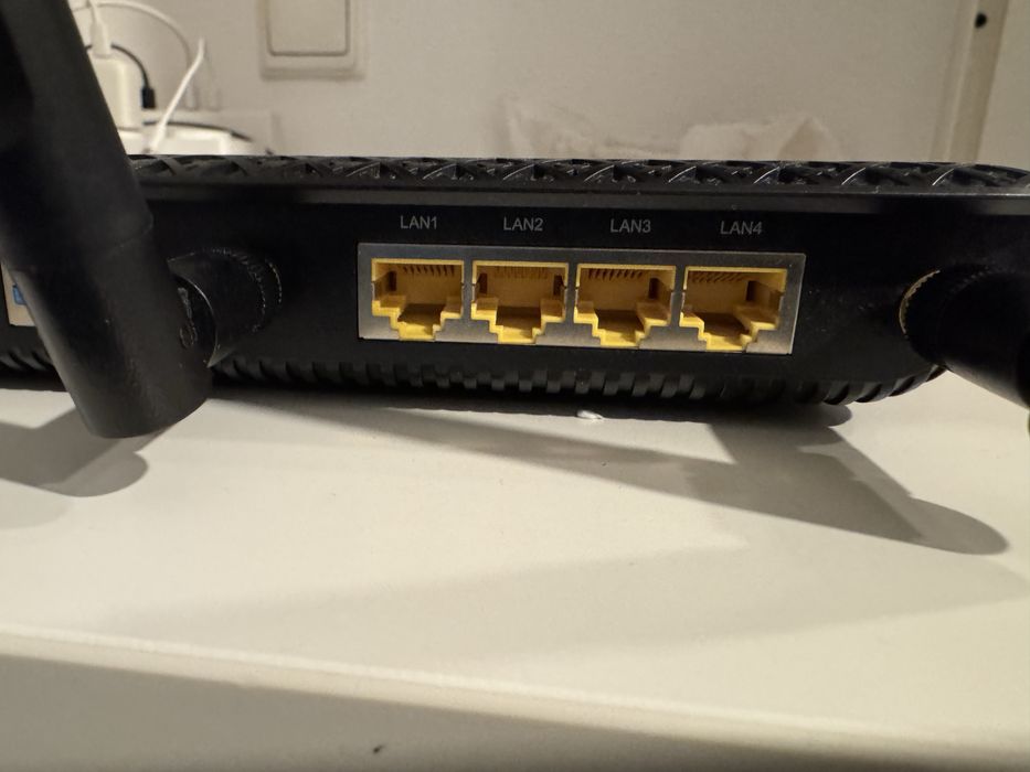 Router Wi-Fi Dual-Band Gigabit AC2300 cu Tech MU-MIMO - performant