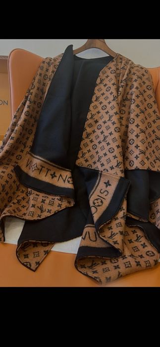 Poncho Louis Vuitton, model 2026