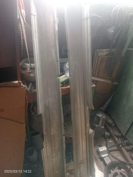 Продам новые  крыло и пороги на Гольф 3.  60000 за три детали.