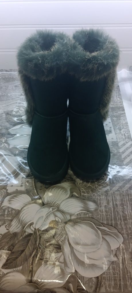 Продам женский уги