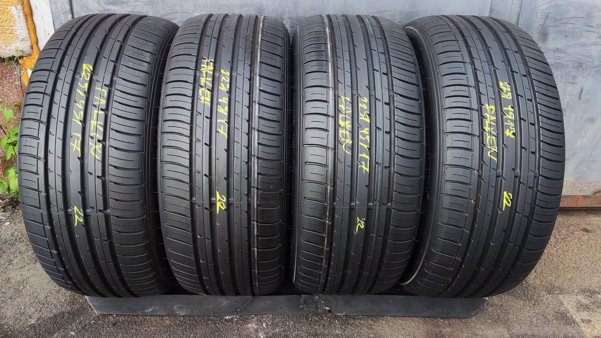 4бр. нови летни гуми 225/45/17 Falken Ziex
dot2022
8.4mm
Чисто н