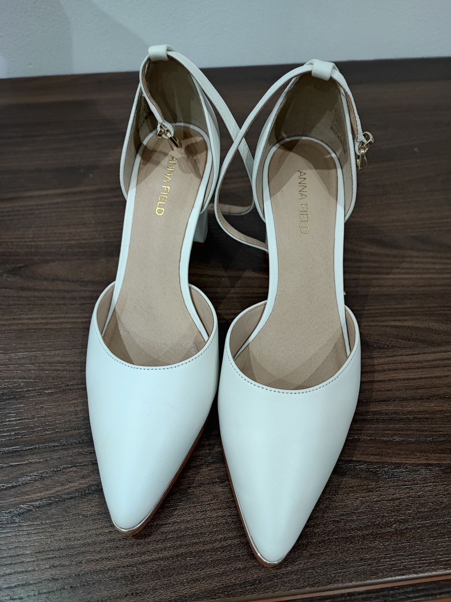Pantofi dama nepurtati, albi, din piele Anna Field