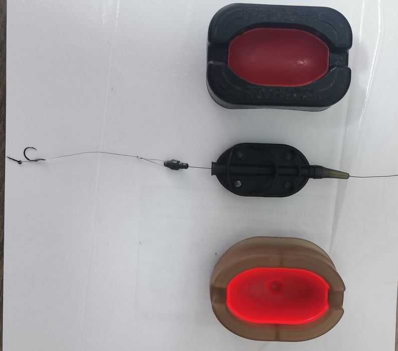 Vând monturi feeder tip Preston