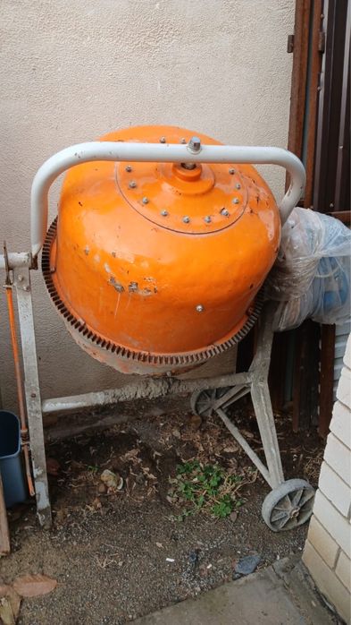 Продам бетономешалку