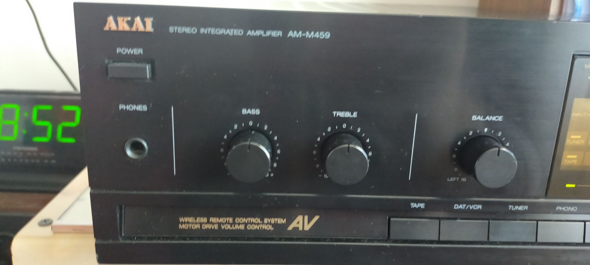 Amplificator audio Akai