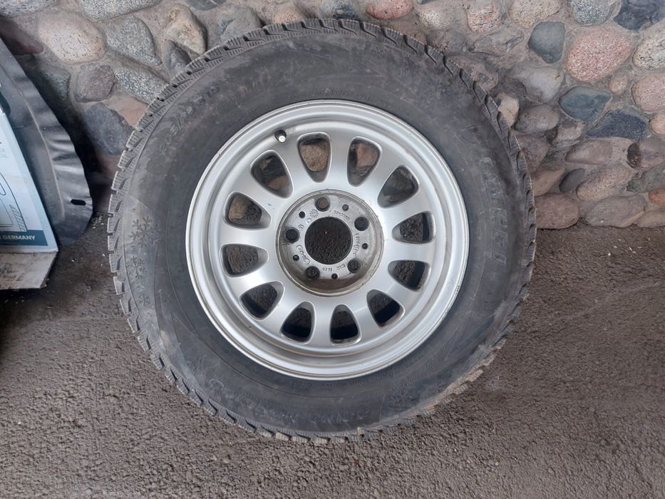 Продам шины 205/65/R15