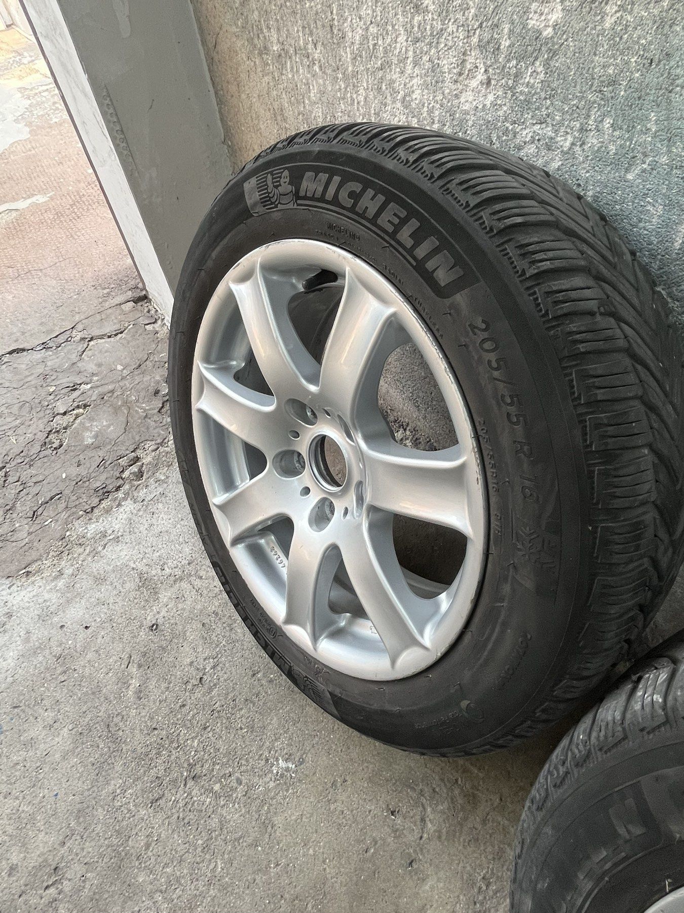 Джанти с гуми 5x120 R16