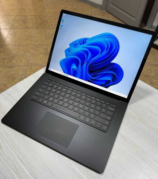 Surface Laptop 4 Black 15” 2,5K IPS сенсор Amd Ryzen 7 16GB/512GB NVMe