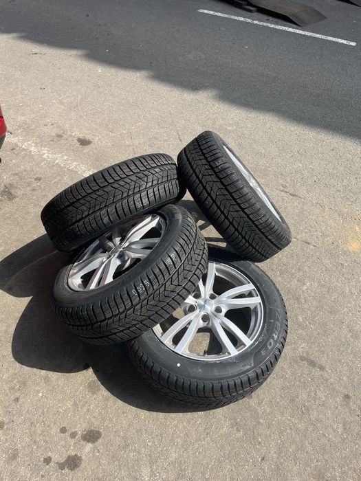 Продавам джанти с гуми Pirelli 5x114.3