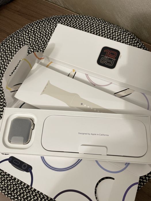 Apple watch SE 3  Starlight